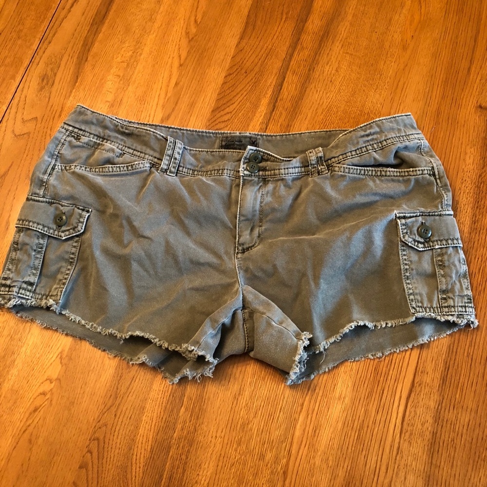 American Eagle Cut Off Shorts 🦅